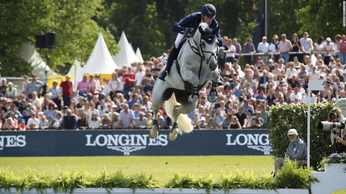 &lt;strong&gt;Hamburg:&lt;/strong&gt; Home favorite Daniel Deusser rode Jasmien v. Bisschop to victory in the Hamburg leg of the Longines Global Champions Tour.