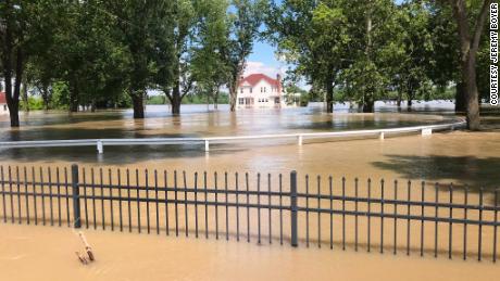 Water levels on the Mississippi River near the Anheuser Estate in Kimmswick, MO.