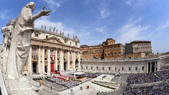 can you tour the vatican on sunday