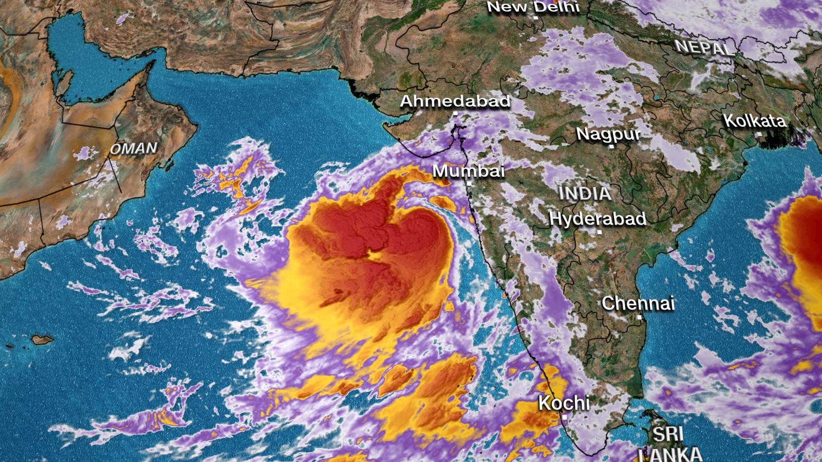 Cyclone Vayu 300 000 People Evacuated In India As Tropical Cyclone Approaches Cnn