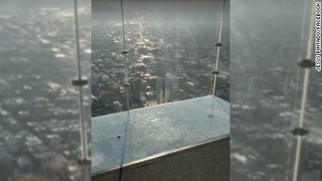 See Cracked Willis Tower Skydeck Ledge