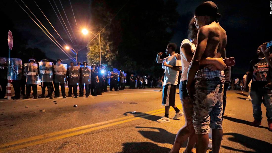 Dozens Of Memphis Cops Injured In Clash With Protesters Cnn Video