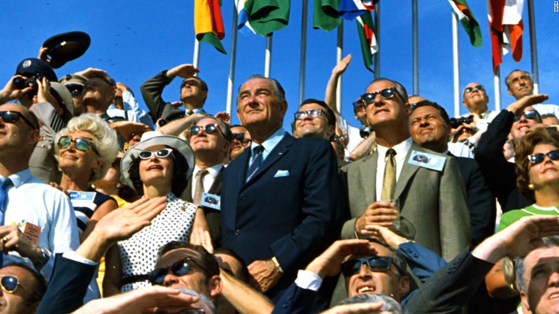 Former US President Lyndon B. Johnson and then-Vice President Spiro Agnew were among those watching the launch at Florida&#39;s Kennedy Space Center.