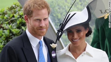 Royal Ascot: Tracking Britain&#39;s most famous family at the races
