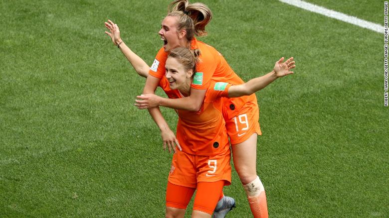 Vivianne Miedema became her country&#39;s all-time top women&#39;s scorer after scoring her side&#39;s third goal. 