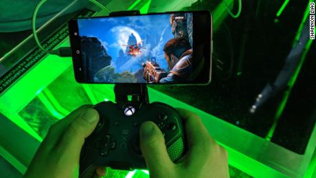 An Xbox employee demonstrates Project xCloud, Microsoft&#39;s new cloud gaming technology.
