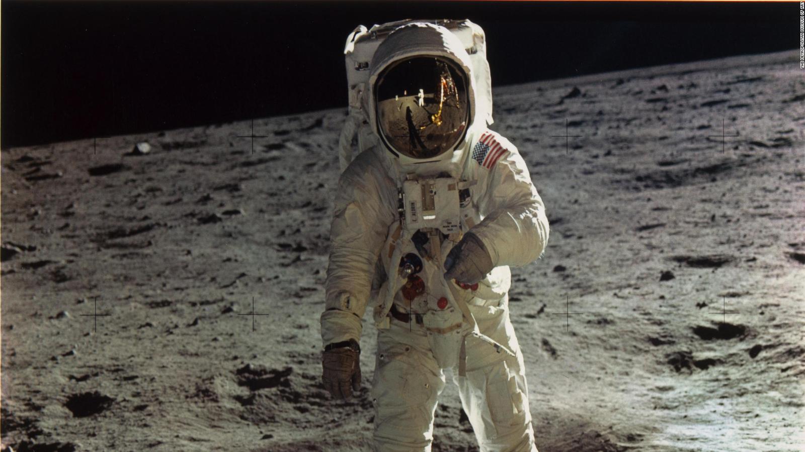 Single moon dust grain collected during Apollo 17 'preserves millions ...