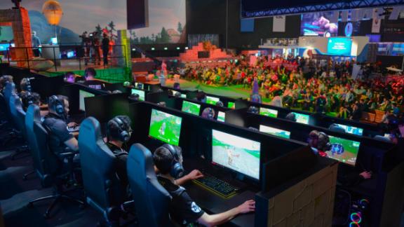 Fortnite Esports Schedule Apex Is Battling Fortnite With Esports Cnn