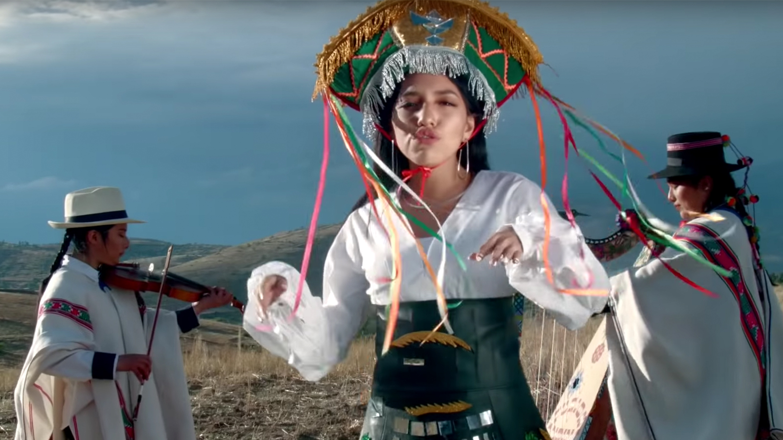 Condimento Él mismo Marinero Trap en quechua fusionado con ritmos folclóricos: esa es la propuesta de Renata  Flores - CNN Video