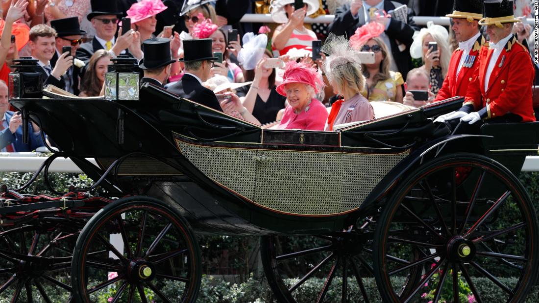 As is tradition, Britain&#39;s Queen Elizabeth II leads the royal procession at Royal Ascot.