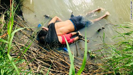 A shocking image of a drowned man and his daughter underscores the crisis at the US-Mexico border