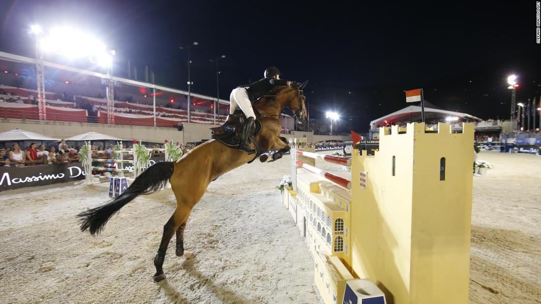 Dutchman Maikel van der Vleuten riding Beauville Z dazzled under the floodlights in the principality. 