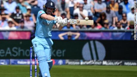 England&#39;s captain Eoin Morgan led his side to victory at Durham.