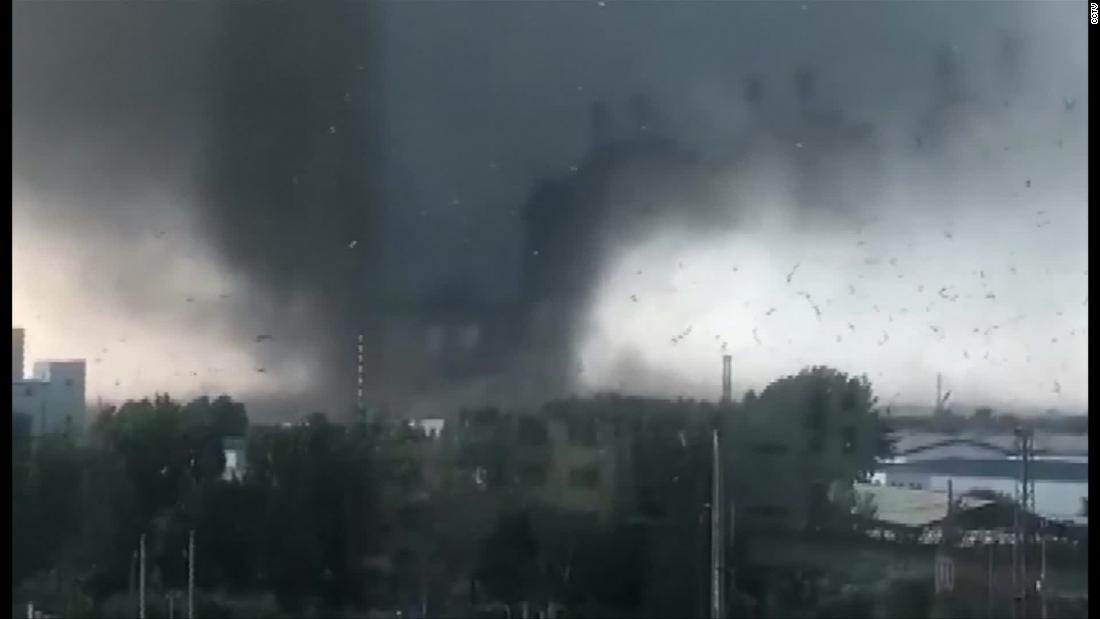 Seis muertos causa un tornado en China - CNN Video