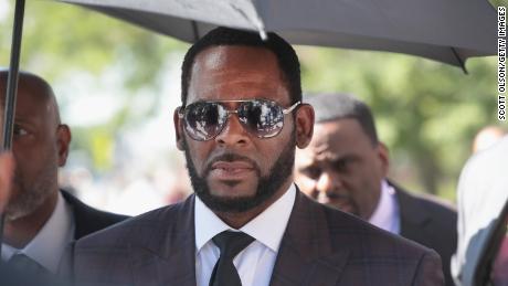 R. Kelly paid thousands of dollars to recover missing sex tapes and paid victims to lie, prosecutors say