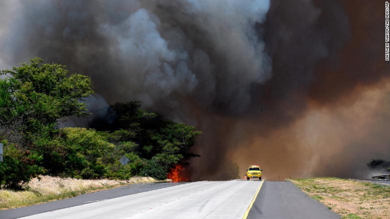 A plume of smoke from a brush fire in central Maui on Thursday. 