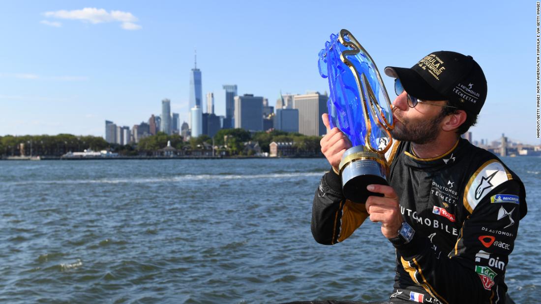 Frenchman Jean-Eric Vergne became the first double champion in the sport&#39;s history, defending the title he won last season thanks to three race victories.