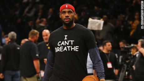 LeBron James wears an &quot;I Can&#39;t Breathe&quot; shirt during warmups before his game against the Brooklyn Nets at the Barclays Center on December 8, 2014, in New York.