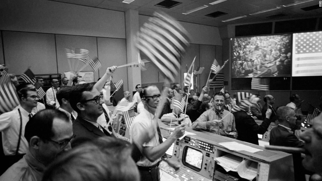 Inside Apollo 11s Mission Control Cnn