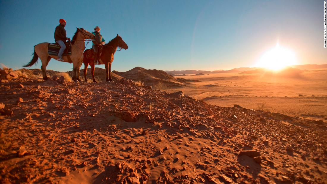 7-fun-things-to-do-in-the-desert-sahara-fragile