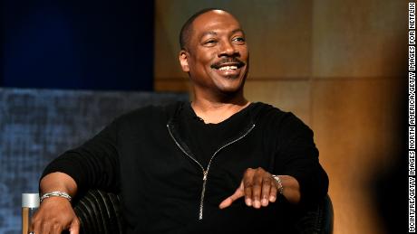 The prodigal son Eddie Murphy returns to SNL and kills