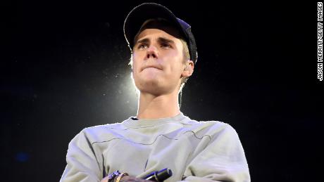 Justin Bieber reveals he&#39;s battling Lyme disease
