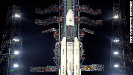 Chandrayaan-2: Success in India&#39;s second attempt at launching moon mission