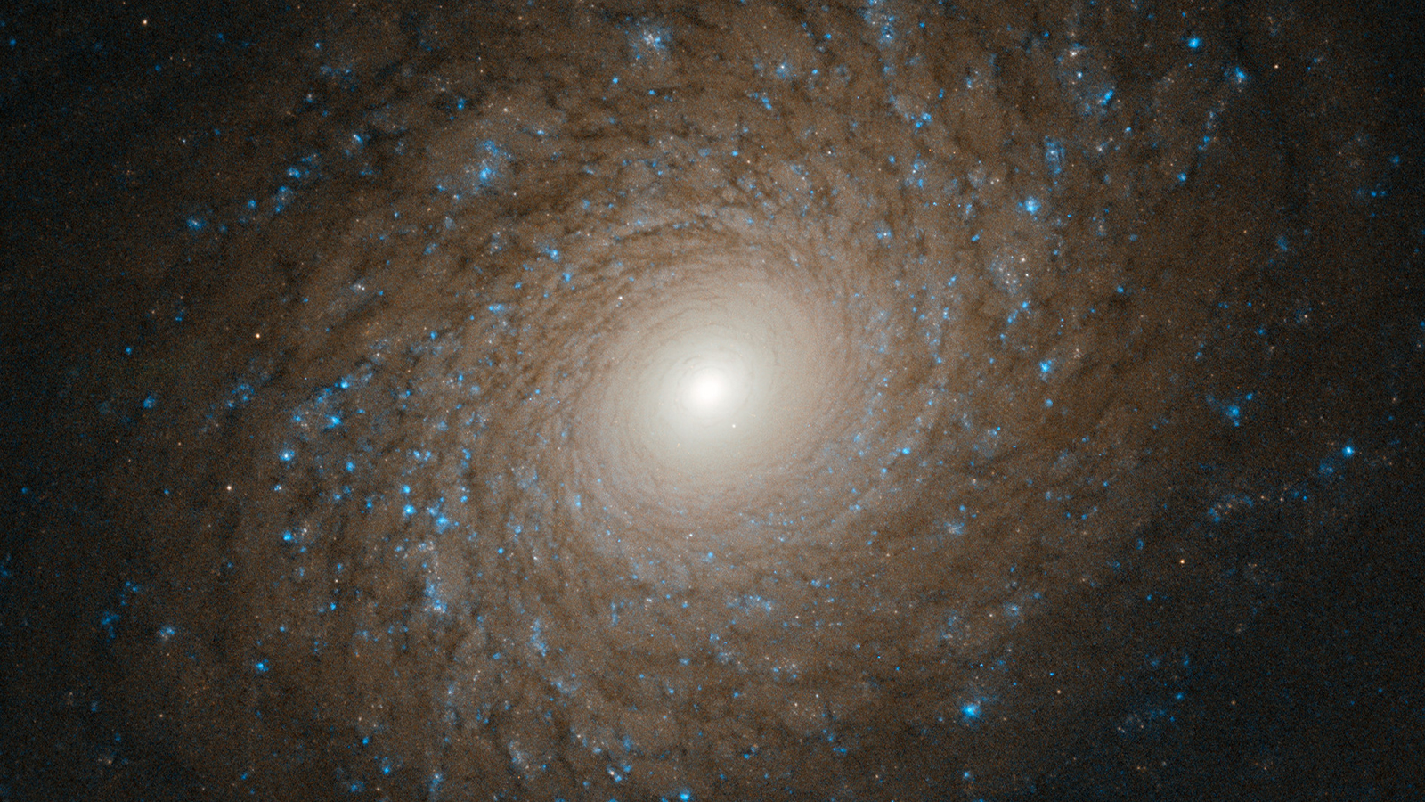 Stunning Spiral Galaxy Spotted By Hubble More Than 70 Million Light Years Away From Our Solar System Cnn