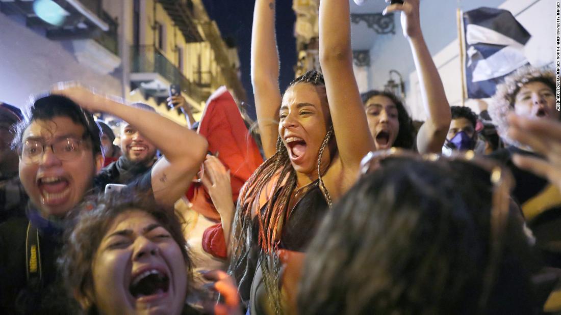 Gritos y cacerolazos en Puerto Rico tras mensaje de renuncia de Ricardo ...