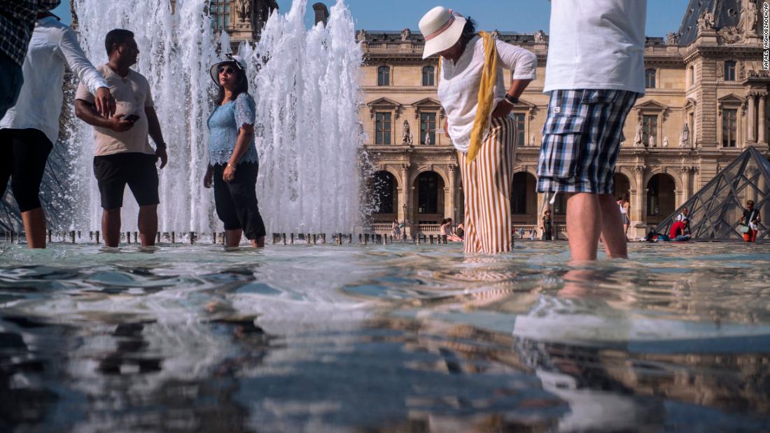 in-pictures-record-breaking-heat-wave-in-europe