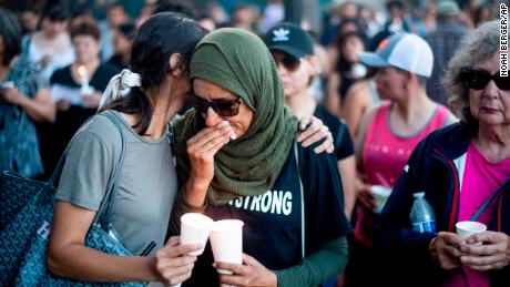 Officers who responded to Gilroy Garlic Festival shooting hailed as &#39;heroes&#39;