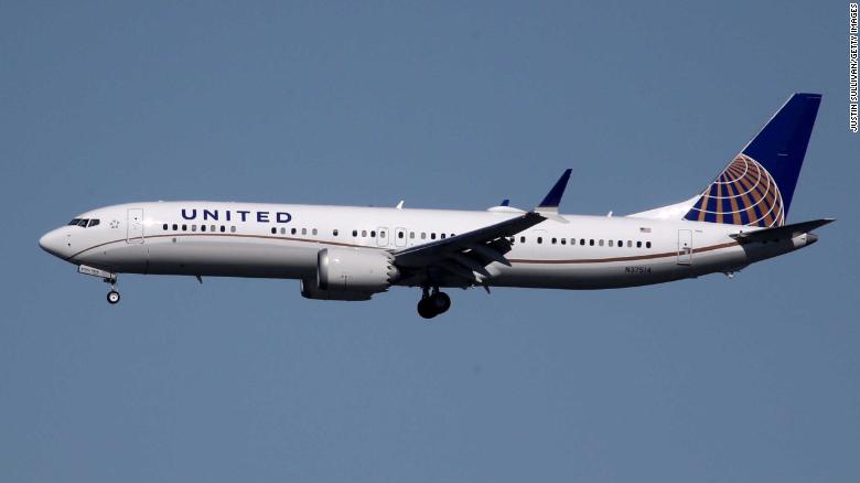 United bets big on travel rebound with record jet order