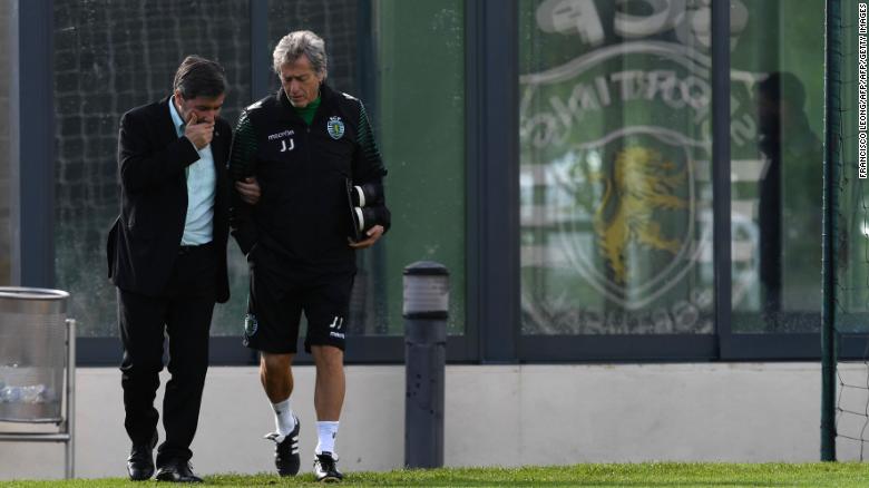 Bruno de Carvalho (left) chats with former coach Jorge Jesus (right) in 2016.
