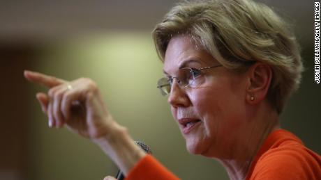 SIOUX CITY, IOWA - JULY 18: Democratic presidential hopeful, U.S. Sen. Elizabeth Warren (D-MA) speaks during a town hall campaign event on July 18, 2019 in Sioux City, Iowa. Warren is campaigning in Iowa as she trails in the polls Democratic front runner, former U.S. Vice President Joe Biden.  (Photo by Justin Sullivan/Getty Images)