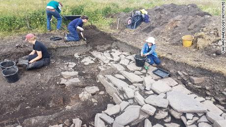 Archaeologists found a Viking &#39;drinking hall&#39; on an island off the coast of Scotland