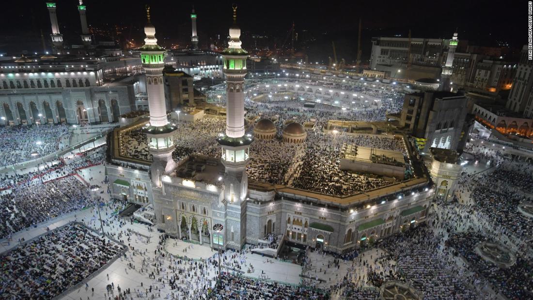 Muslim pilgrims gather at the Grand Mosque in Saudi Arabia's holy city of Mecca on August 7, 2019, prior to the start of the annual Hajj pilgrimage in the holy city. 