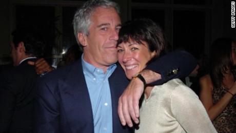 Ghislaine Maxwell, Jeffrey Epstein'ın mülküne yasal ve güvenlik ücretlerini ödemek üzere dava açtı