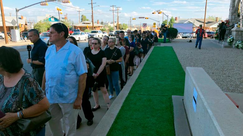 Hundreds join El Paso widower at wife's funeral