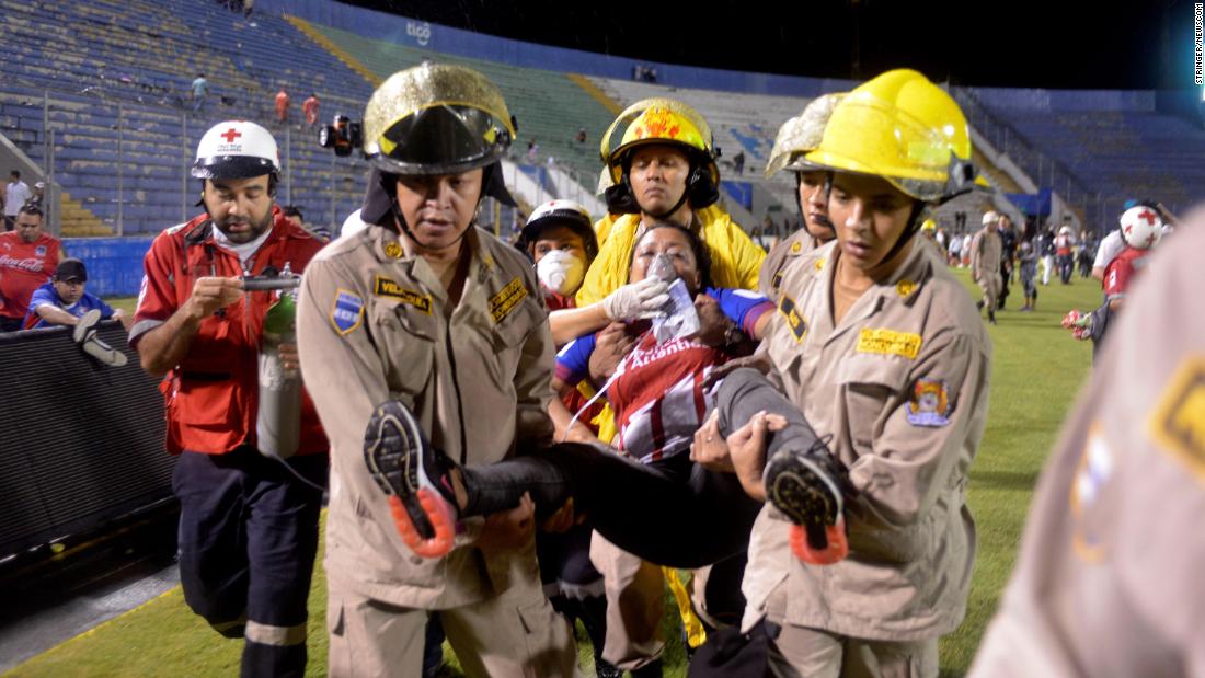 à¸à¸¥à¸à¸²à¸£à¸à¹à¸à¸«à¸²à¸£à¸¹à¸à¸ à¸²à¸à¸ªà¸³à¸«à¸£à¸±à¸ Three dead following clashes between soccer fans in Honduras
