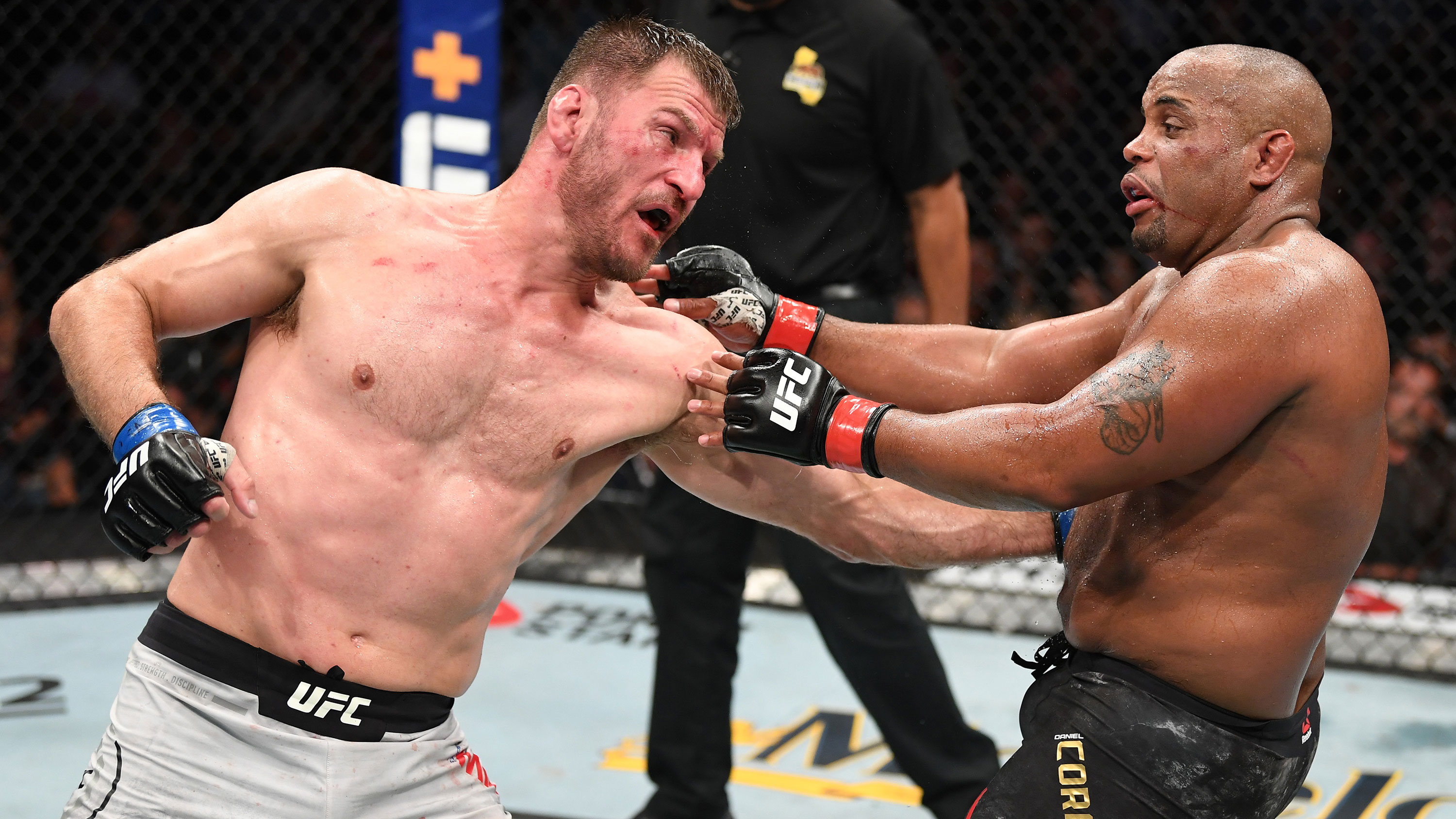 UFC 241: Stipe defeats Daniel Cormier to reclaim title |