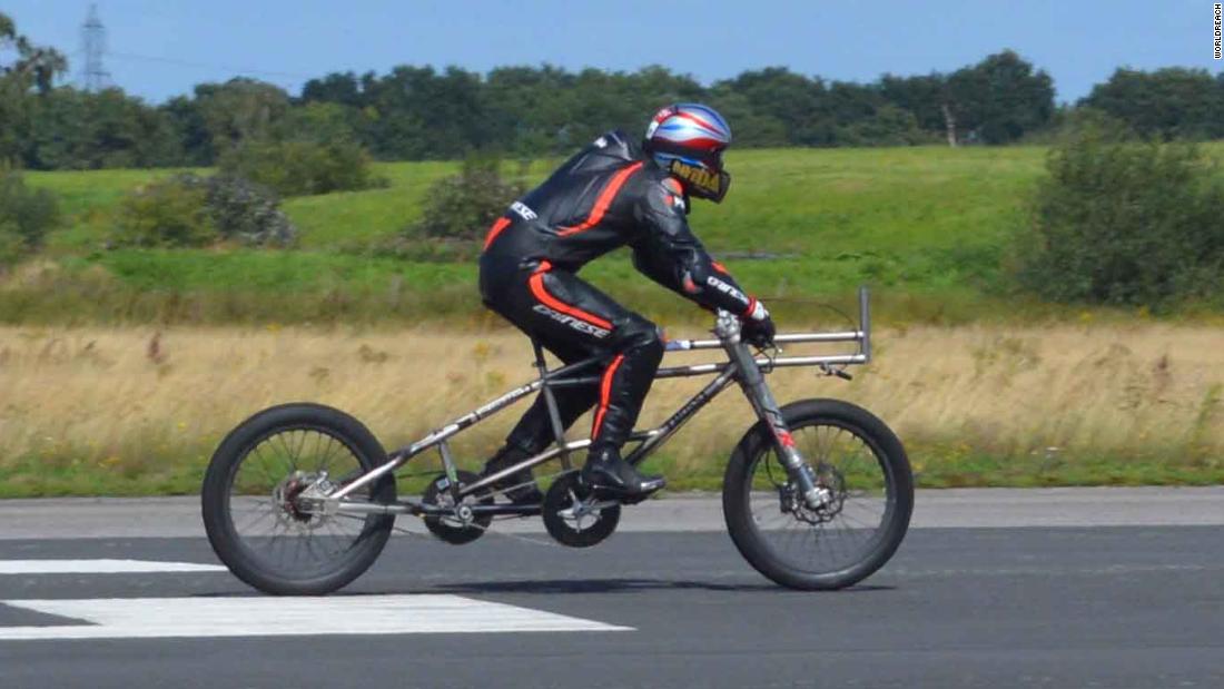 Un ciclista británico supera el récord de velocidad de 280 km/h - CNN Video