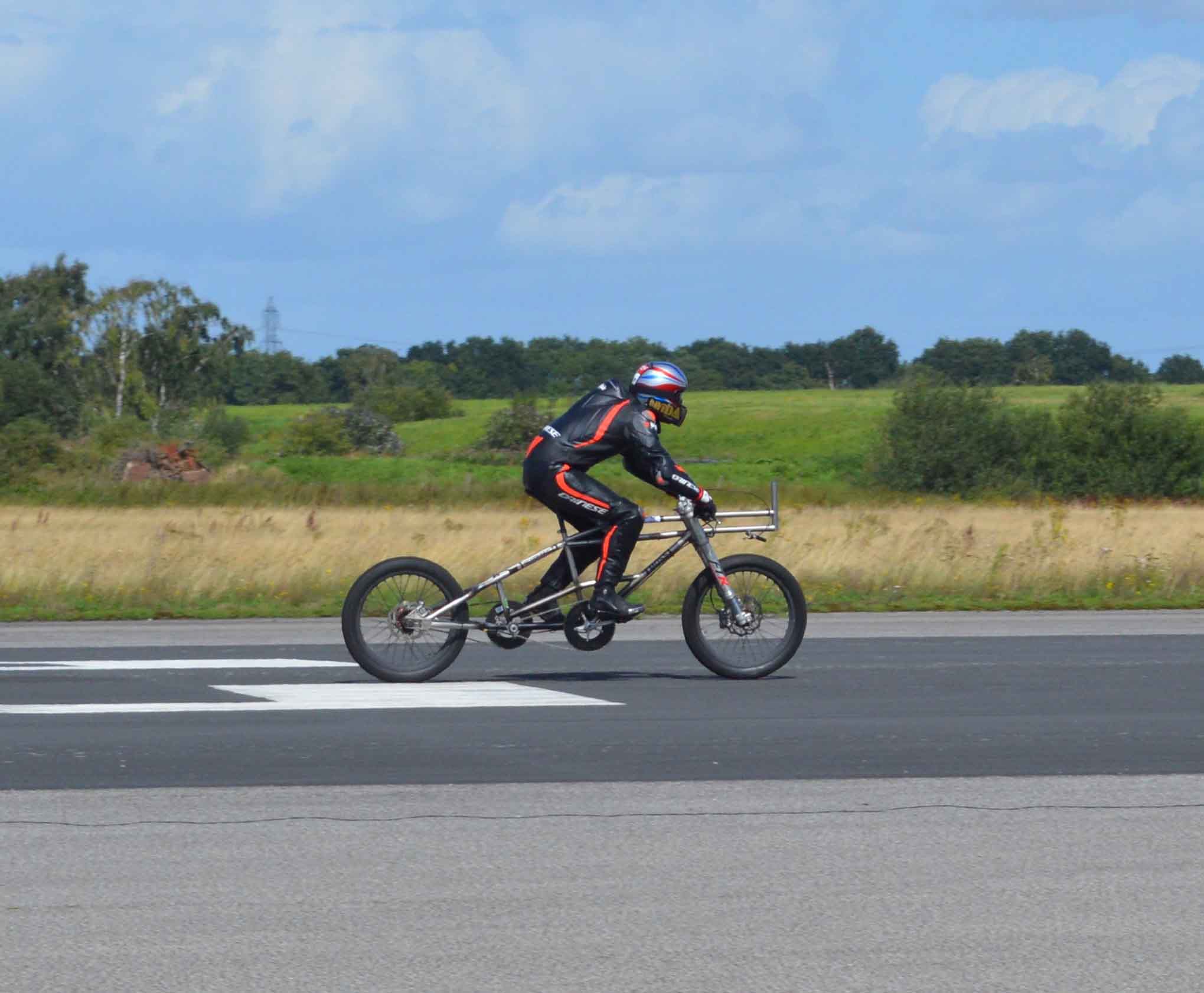 See This Man Ride A Bicycle At A Record 174 Mph Cnn Video