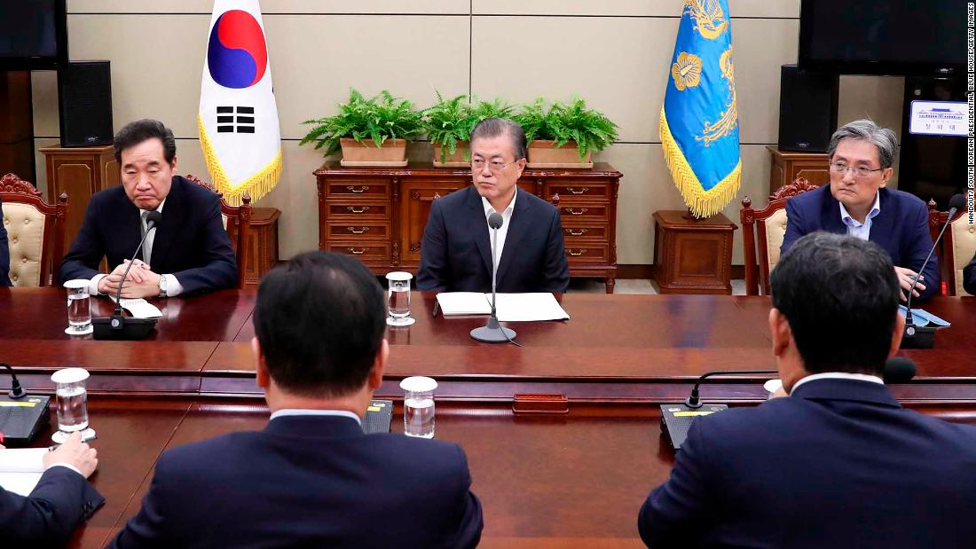 South Korea scraps military intelligence-sharing agreement with Japan - CNN