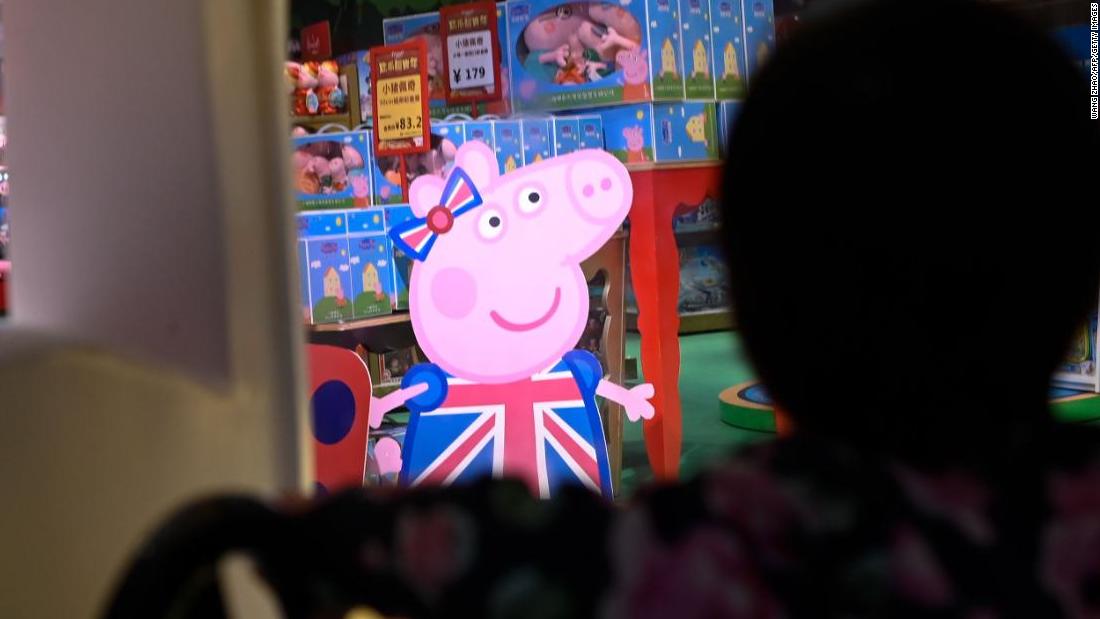 F5 - Cinema e Séries - Hasbro compra estúdio produtor de 'Peppa Pig' por  US$ 4 bilhões - 23/08/2019