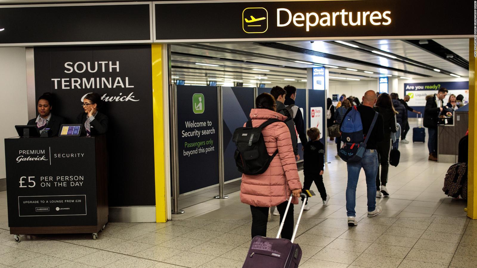 storing luggage gatwick airport