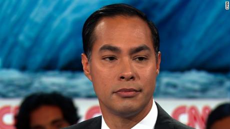 Student calls out Julian Castro&#39;s record on fracking