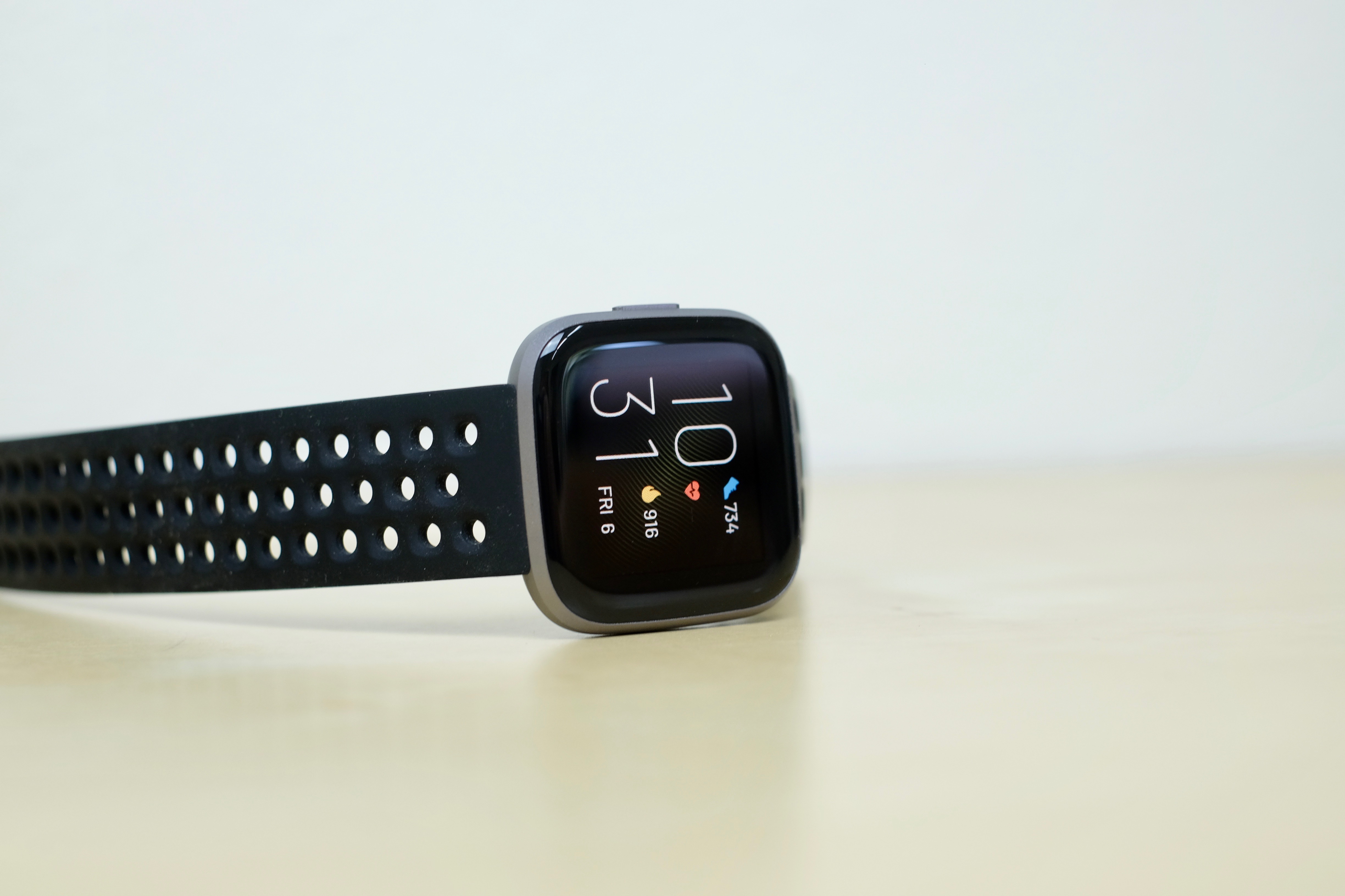 how do you work a fitbit watch
