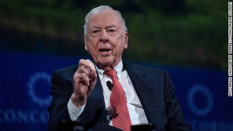 NEW YORK, NY - SEPTEMBER 19:  Founder &amp; Chairman, BP Capital Management T. Boone Pickens speaks at the 2016 Concordia Summit - Day 1 at Grand Hyatt New York on September 19, 2016 in New York City.  (Photo by Riccardo Savi/Getty Images for Concordia Summit)