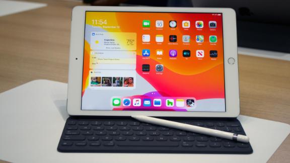 7th Gen Ipad 10 2 Hands On The New Entry Level Ipad Brings More Value Cnn Underscored