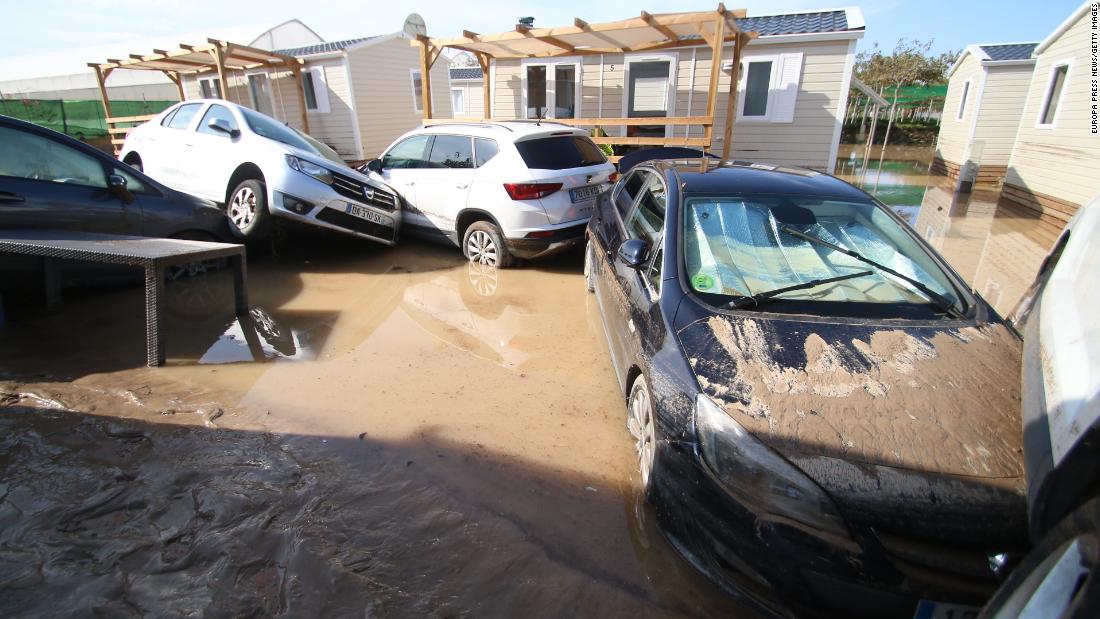 Three dead as extreme weather batters southeast Spain